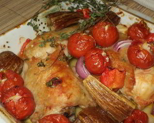 Курочка, запеченная с овощами