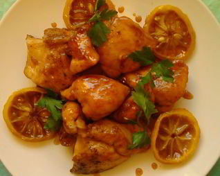 Лимонная курица под соусом