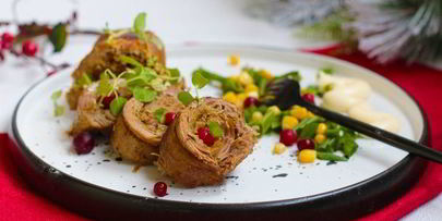 мини-рулеты из индейки, фаршированные лисичками