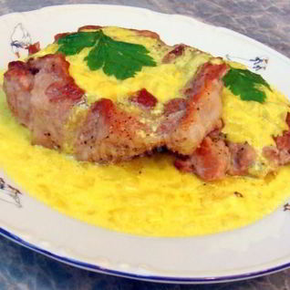 Мясо под шафрановым соусом