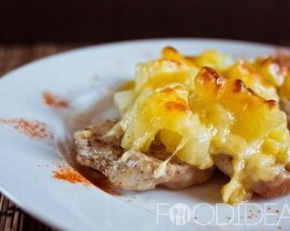 Мясо с ананасами