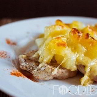 Мясо с ананасами
