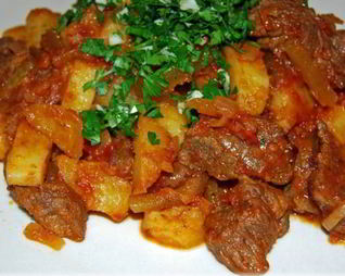 Мясо тушеное с овощами по-татарски