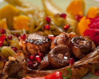 Поджарка из баранины с солеными овощами