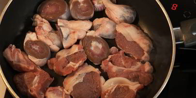 поджарка из баранины с солеными овощами