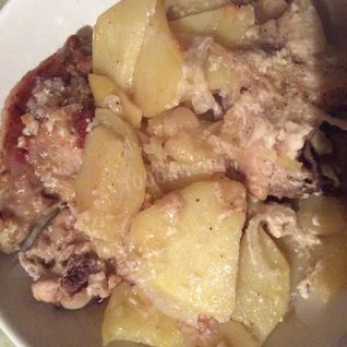 Сочная курочка с картошкой в духовке