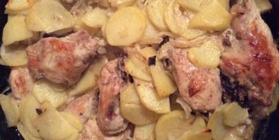 сочная курочка с картошкой в духовке