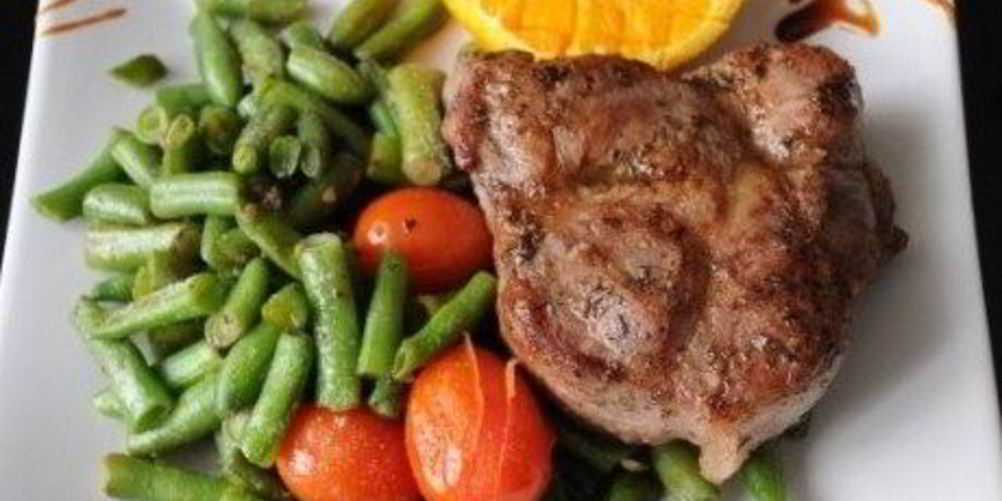 Рецепт свинина с карамелизированным картофелем и красными апелсинами