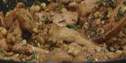 свинина с мятой и орехами