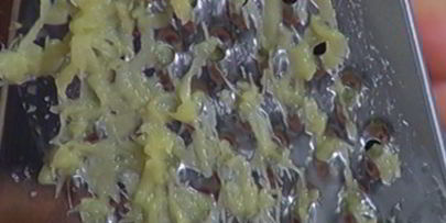 свинина с мятой и орехами