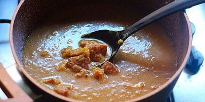 свинина в луковом соусе — мясо по-еврейски