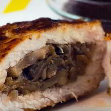 Рецепт Свиные отбивные фаршированные грибами