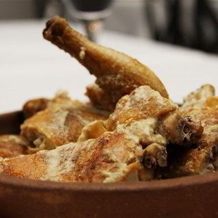 Цыпленок в чесночно-молочном соусе