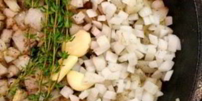 тушеные ребрышки с картошкой в мультиварке