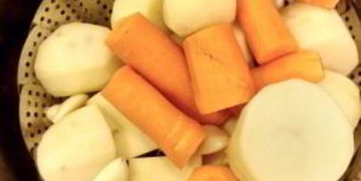 тушеные ребрышки с картошкой в мультиварке