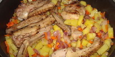 тушеные утиные голени с овощами