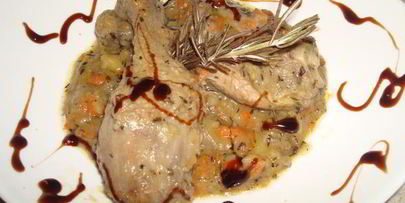 тушеные утиные голени с овощами