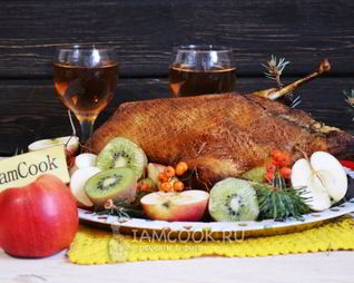 Утка, фаршированная рисом и грибами