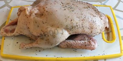 утка в утятнице в духовке