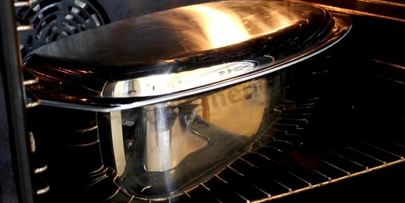 утка в утятнице в духовке