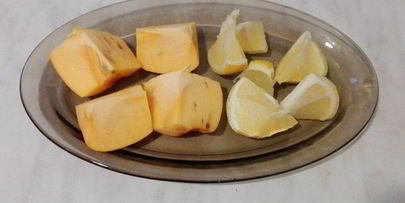 запеченная курица с лимоном и хурмой