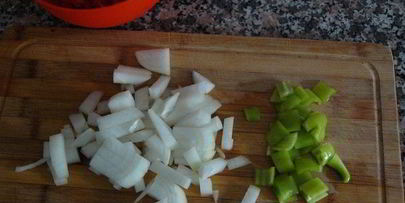 баклажан, тушеный на оливковом масле с помидорами