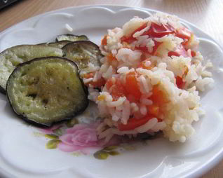Баклажаны с красным паровым рисом