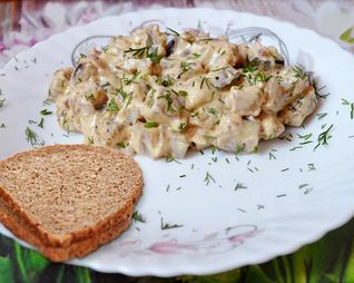 Баклажаны тушеные в сметане