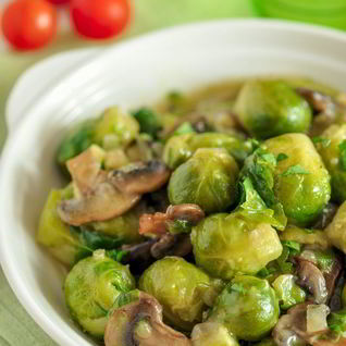 Брюссельская капуста с шампиньонами