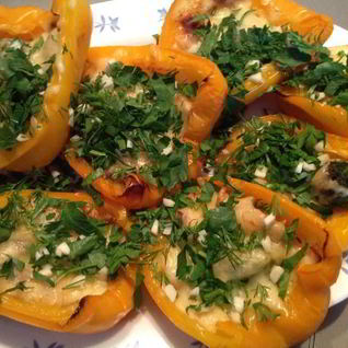 Фаршированный перец половинками в духовке