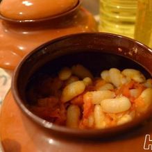 Рецепт Фасоль под томатным соусом в горшочках