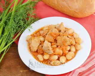 Фасоль с мясом в мультиварке