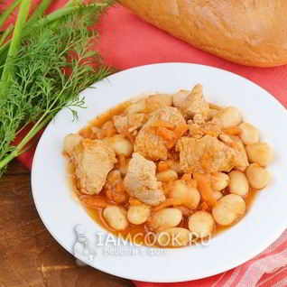 Фасоль с мясом в мультиварке