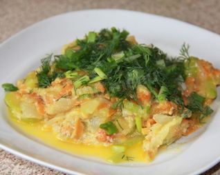 Кабачки тушеные с морковью луком и помидорами