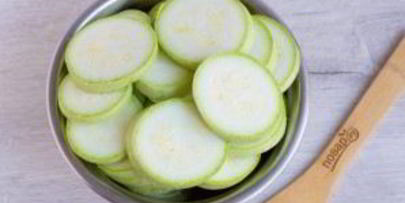 кабачки в йогуртовом кляре с сыром