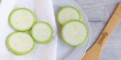 кабачки в йогуртовом кляре с сыром