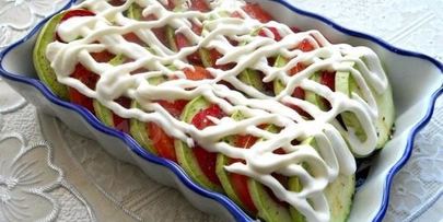 кабачки запеченные с помидорами