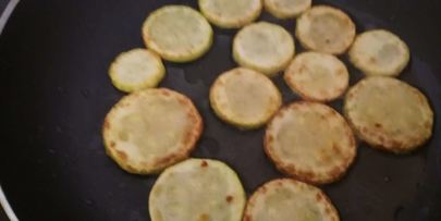 кабачки жареные с чесноком