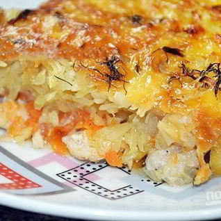 Капуста со свининой в духовке