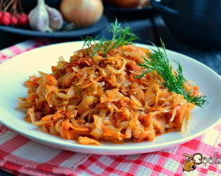 Капуста тушеная с баклажанами