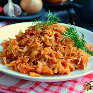 Капуста тушеная с баклажанами