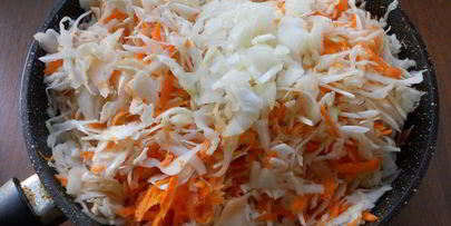 капуста тушеная с баклажанами