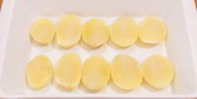 картофель, запеченный с помидорами и сыром