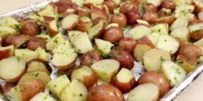 картофель, запеченный в духовке с зеленью