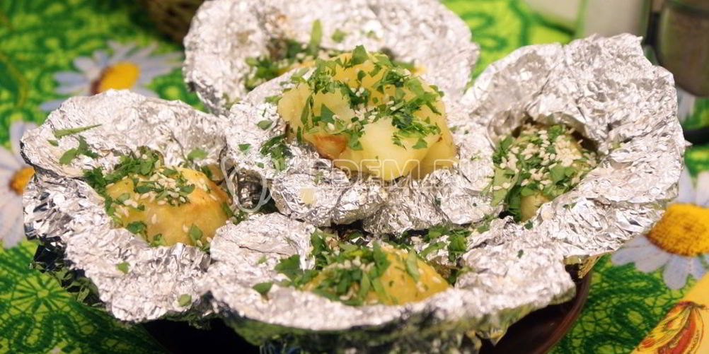 Рецепт картофель запеченный в фольге