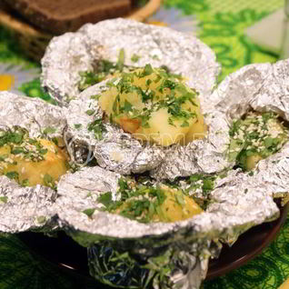 Картофель запеченный в фольге