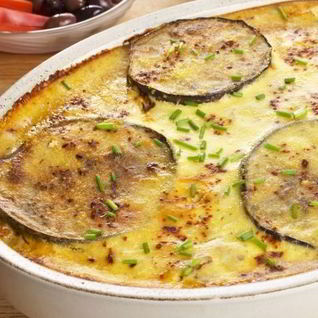 Классическая мусака с вялеными томатами