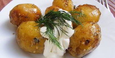 молодая картошка, запеченная в духовке