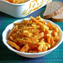 Рецепт Морковь тушеная с луком и сметаной