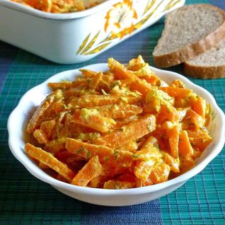 Морковь тушеная с луком и сметаной